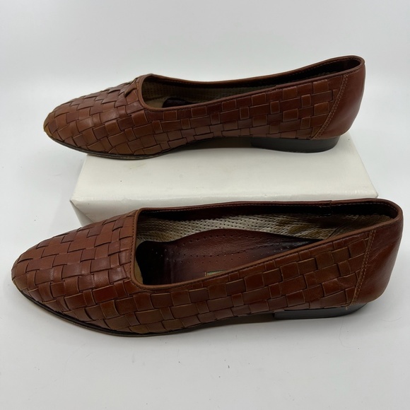Gently Worn Women's  Cole Haan Dunbar Woven Shoes, Cognac 7 1/2 B - Picture 2 of 9